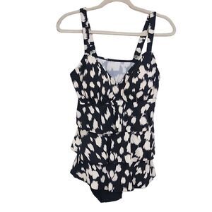 Croft & Barrow one piece swimsuit black & white Sz 14